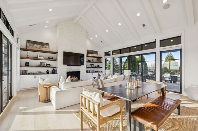 7361 Harlow Dr, College Grove, TN 37046