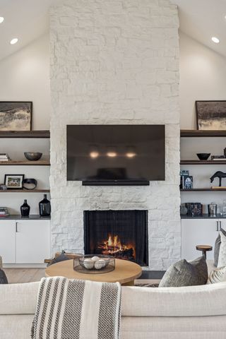 7361 Harlow Dr, College Grove, TN 37046