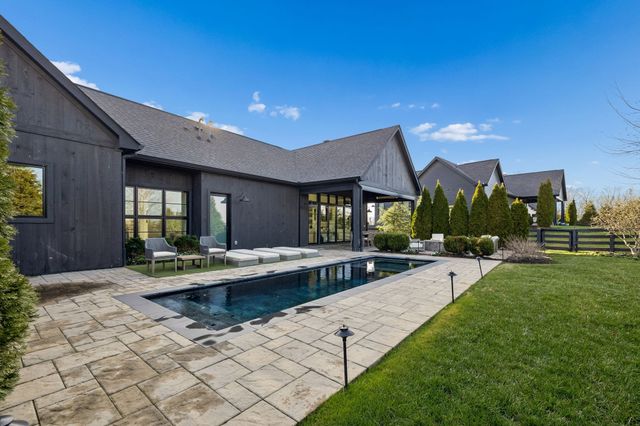 7361 Harlow Dr, College Grove, TN 37046