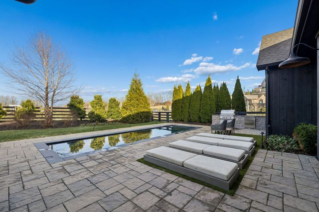 7361 Harlow Dr, College Grove, TN 37046