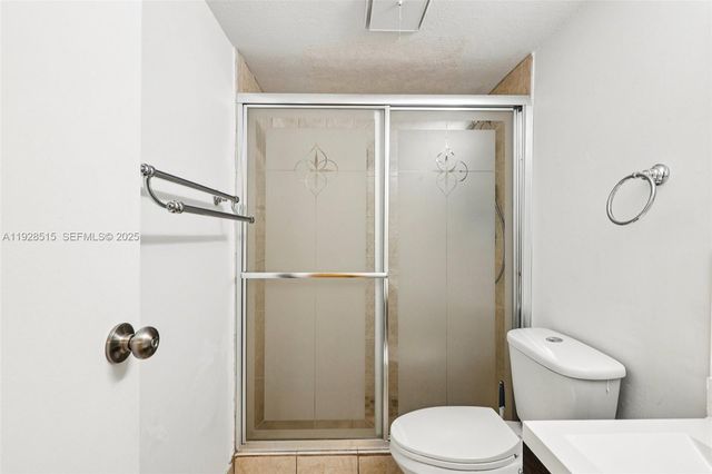 2900 NW 48th Ter 115, Lauderdale Lakes, FL 33313