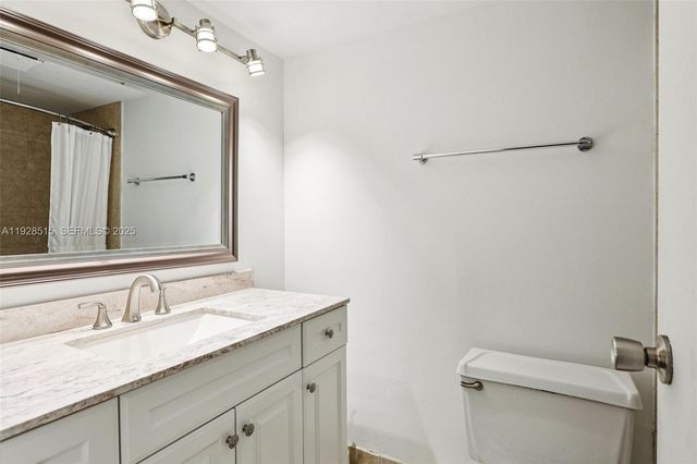 2900 NW 48th Ter 115, Lauderdale Lakes, FL 33313