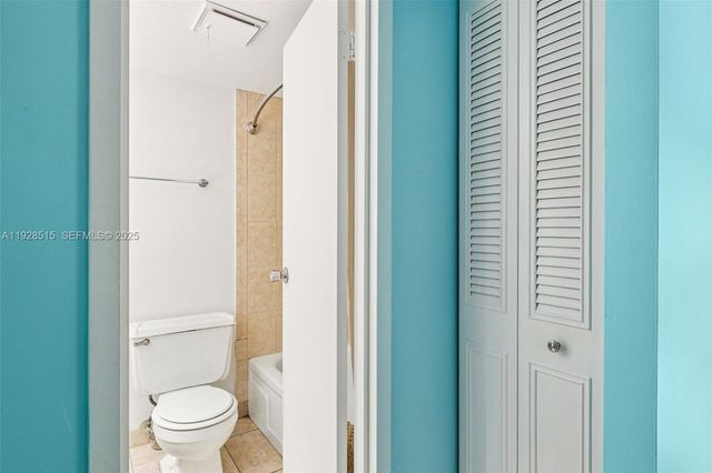 2900 NW 48th Ter 115, Lauderdale Lakes, FL 33313