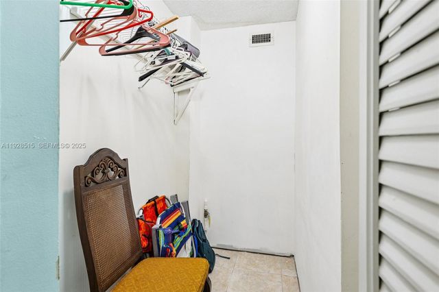 2900 NW 48th Ter 115, Lauderdale Lakes, FL 33313