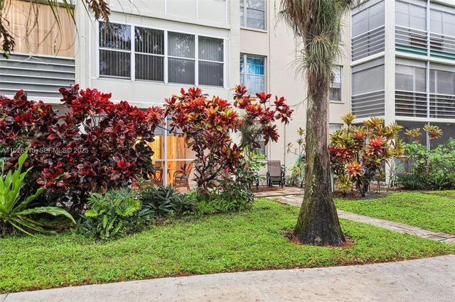 2900 NW 48th Ter 115, Lauderdale Lakes, FL 33313