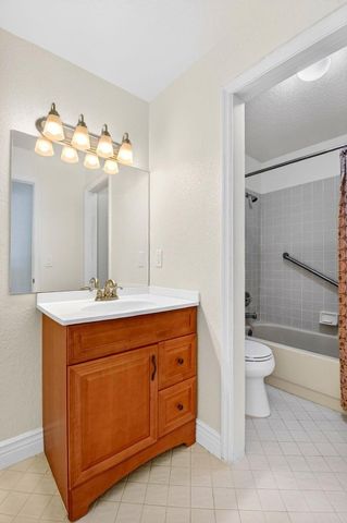 3042 Lucerne Park Drive 5612, Greenacres, FL 33467