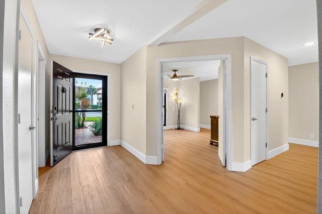 3042 Lucerne Park Drive 5612, Greenacres, FL 33467