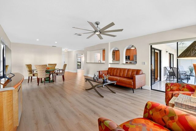 3042 Lucerne Park Drive 5612, Greenacres, FL 33467