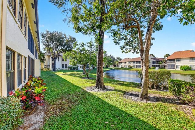 3042 Lucerne Park Drive 5612, Greenacres, FL 33467