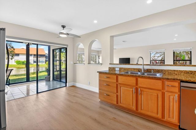 3042 Lucerne Park Drive 5612, Greenacres, FL 33467