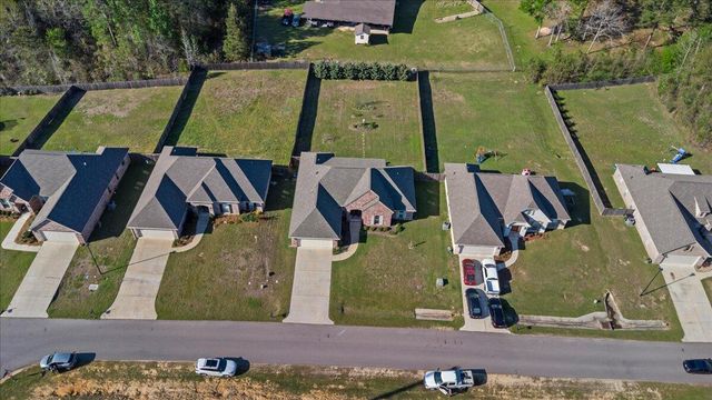 26 W Cadbury Ln., Hattiesburg, MS 39402