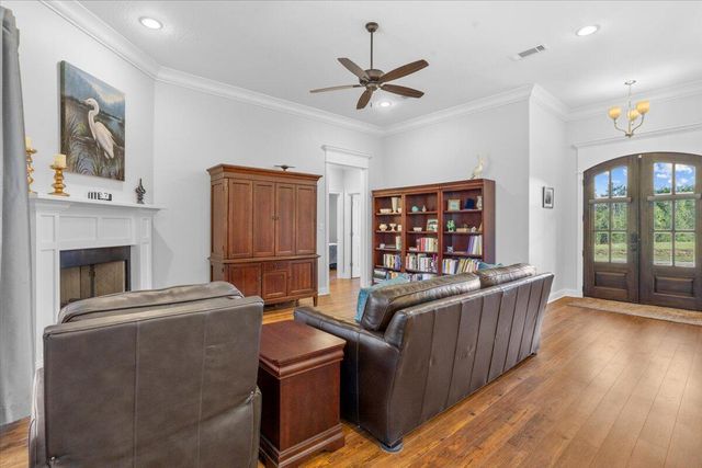 26 W Cadbury Ln., Hattiesburg, MS 39402