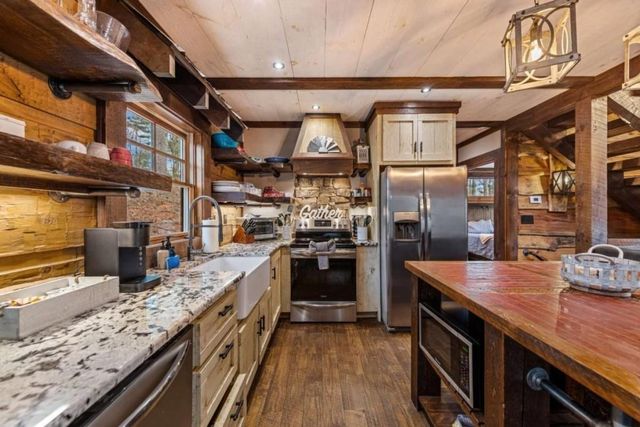 127 Twin Creeks Road, Blue Ridge, GA 30541