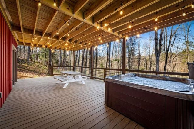 127 Twin Creeks Road, Blue Ridge, GA 30541