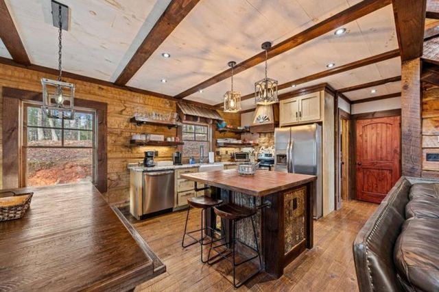 127 Twin Creeks Road, Blue Ridge, GA 30541