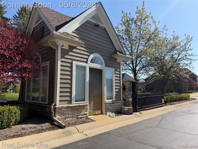 2616 Pebble Beach Drive, Oakland, MI 48363