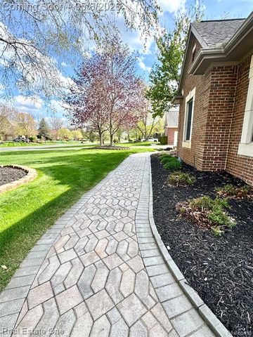 2616 Pebble Beach Drive, Oakland, MI 48363