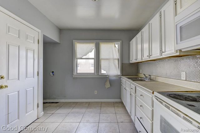 16194 Princeton Street, Detroit, MI 48221