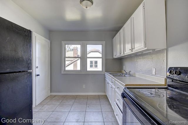 16194 Princeton Street, Detroit, MI 48221