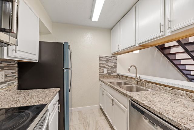 2627 Douglas Avenue, Dallas, TX 75219