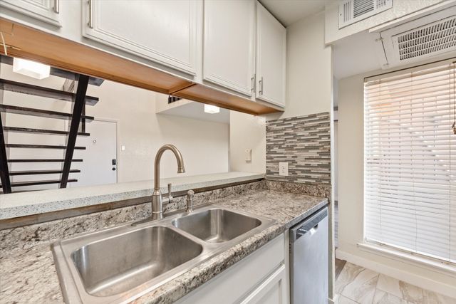2627 Douglas Avenue, Dallas, TX 75219