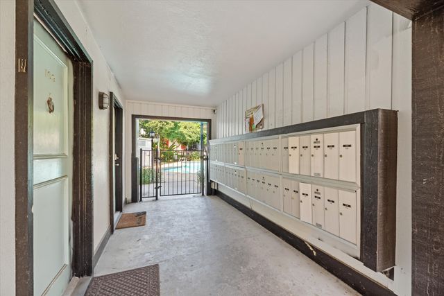 2627 Douglas Avenue, Dallas, TX 75219