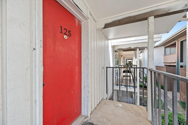2627 Douglas Avenue, Dallas, TX 75219