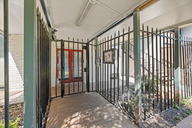 2627 Douglas Avenue, Dallas, TX 75219