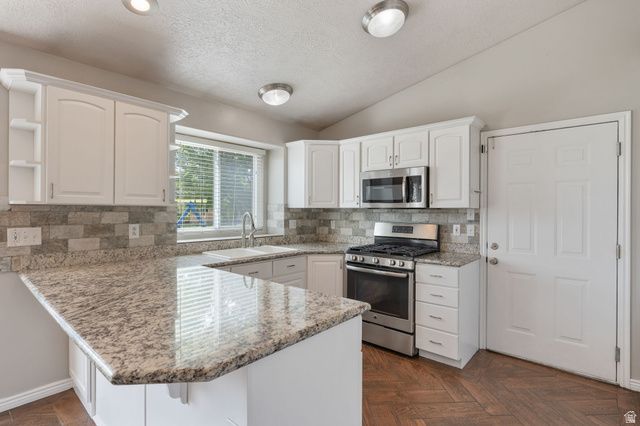 5339 W CASE MOUNTAIN RD, West Jordan, UT 84081
