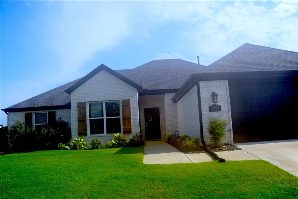 2992 Coolridge Street, Fayetteville, AR 72701
