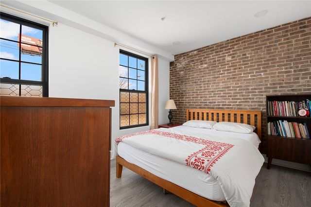 50 Ashburton Street 5, Providence, RI 02904