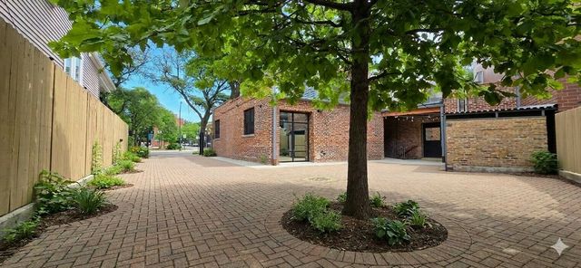3832 N Lincoln Avenue, Chicago, IL 60613