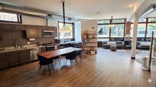 3832 N Lincoln Avenue, Chicago, IL 60613