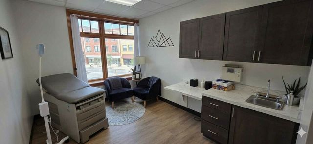 3832 N Lincoln Avenue, Chicago, IL 60613