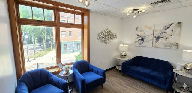 3832 N Lincoln Avenue, Chicago, IL 60613