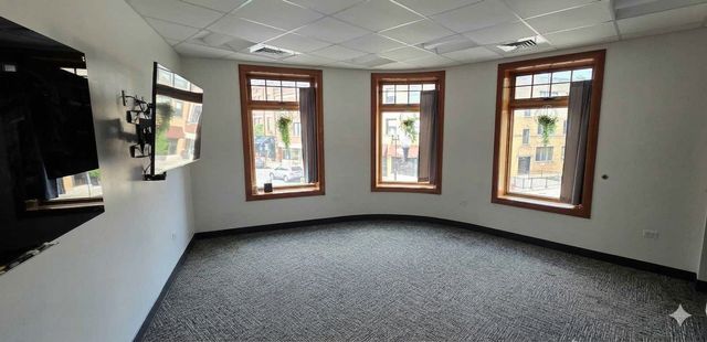 3832 N Lincoln Avenue, Chicago, IL 60613