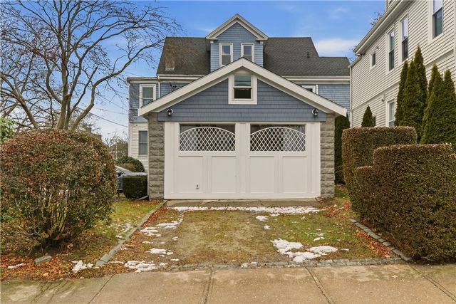 98 Kay Street Carraige House Street, Newport, RI 02840