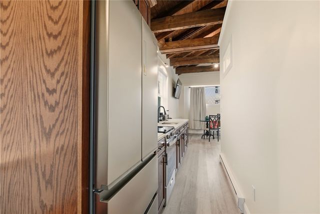 98 Kay Street Carraige House Street, Newport, RI 02840