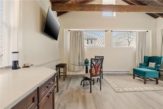 98 Kay Street Carraige House Street, Newport, RI 02840