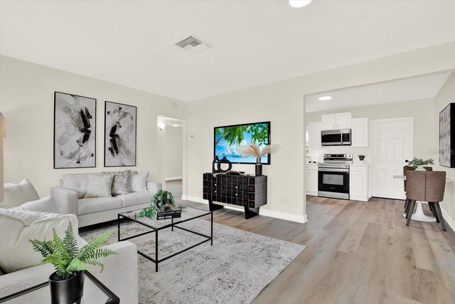 4000 LOCUST STREET NE, St Petersburg, FL 33703