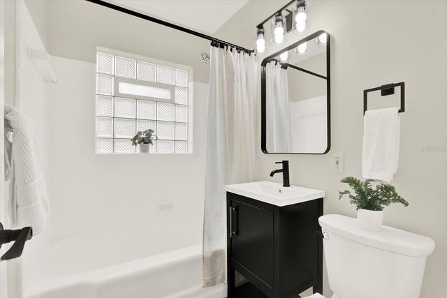 4000 LOCUST STREET NE, St Petersburg, FL 33703