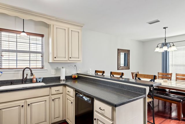 580 Jester St, Cowarts, AL 36321