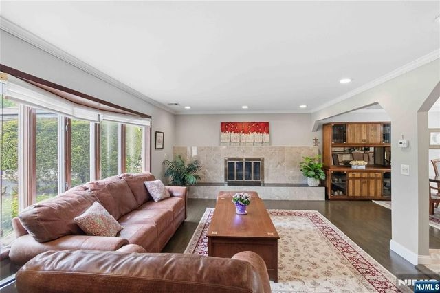 7 Keith Place, Glen Rock, NJ 07452