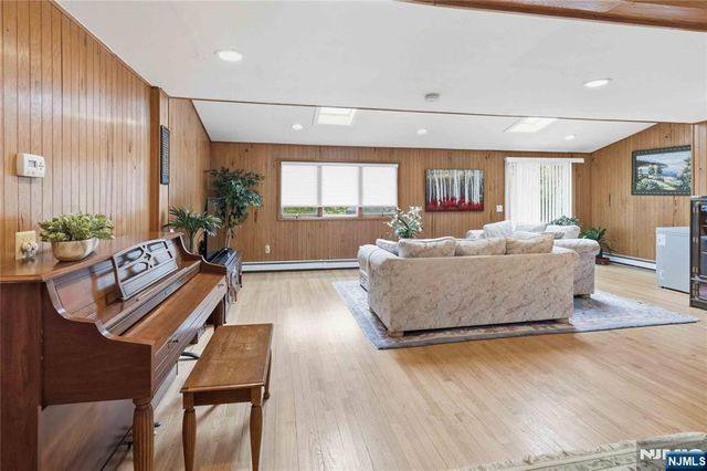7 Keith Place, Glen Rock, NJ 07452