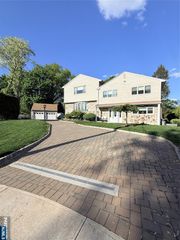 7 Keith Place, Glen Rock, NJ 07452