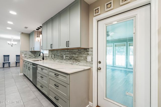 117 NE 22nd Street, Oak Island, NC 28465