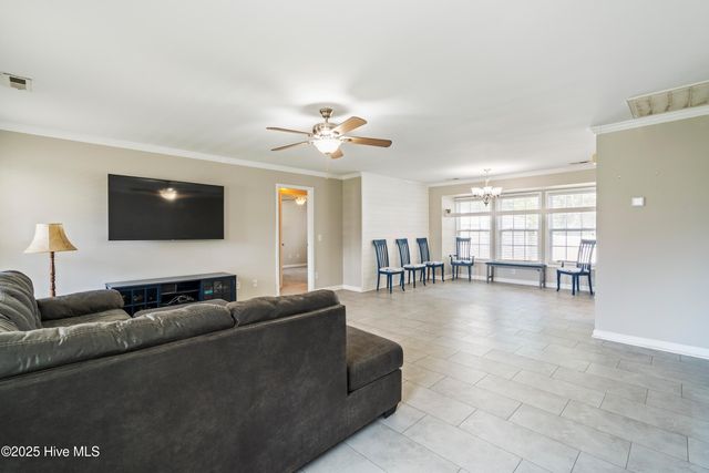 117 NE 22nd Street, Oak Island, NC 28465