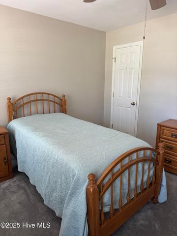 117 NE 22nd Street, Oak Island, NC 28465