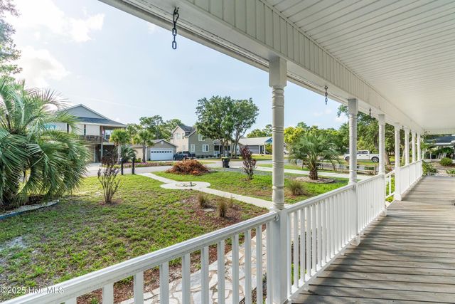117 NE 22nd Street, Oak Island, NC 28465
