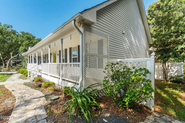 117 NE 22nd Street, Oak Island, NC 28465